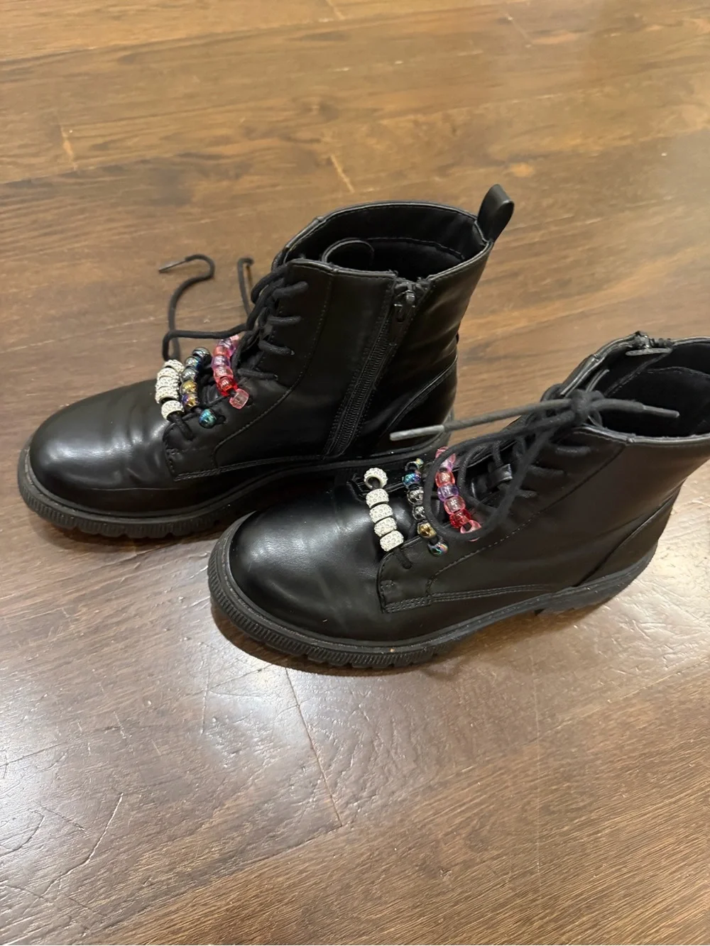 Steve Madden Girls Lace-Up Combat Boots with beaded laces. Size 3.